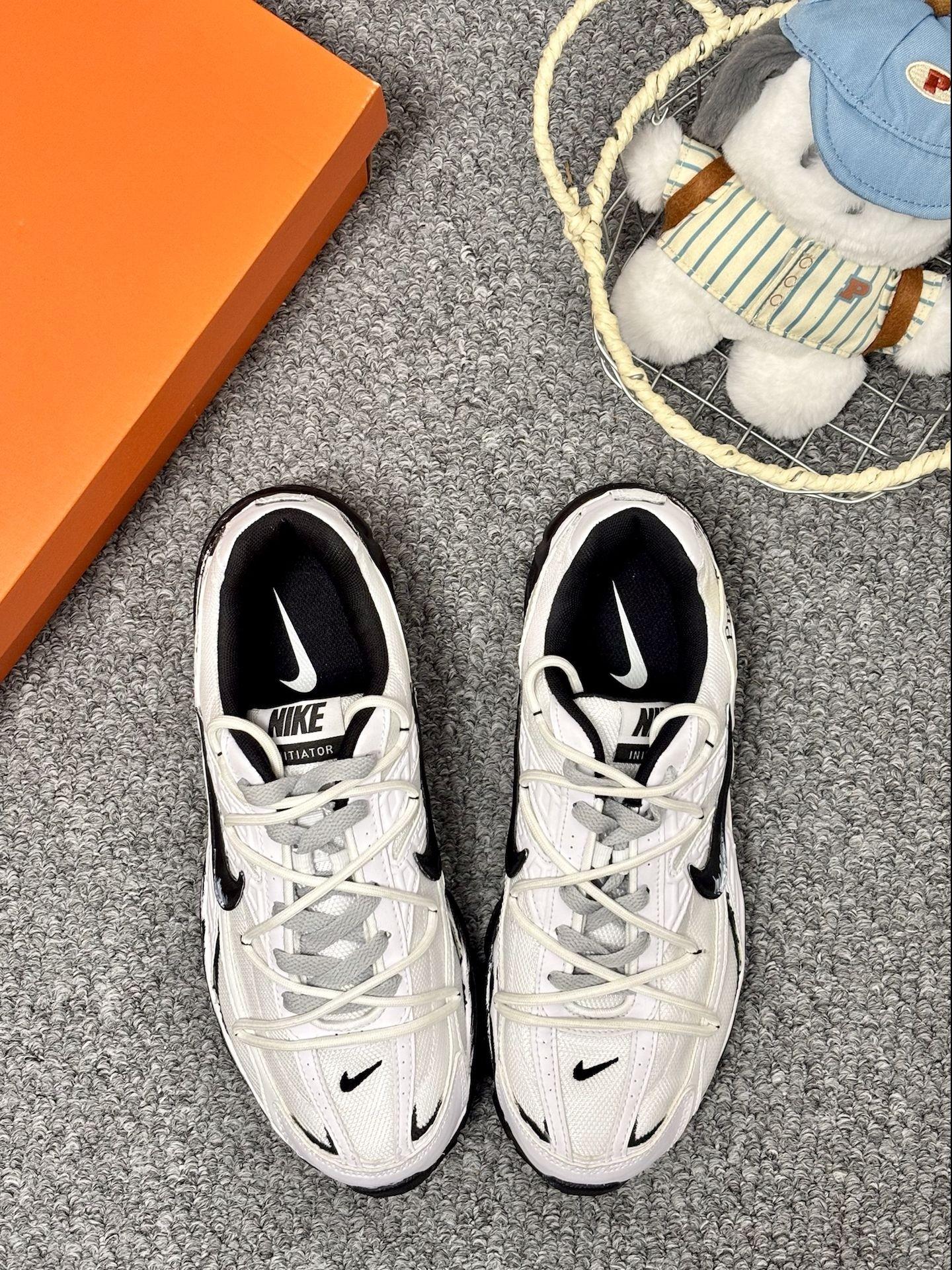 Nike黑白熊猫➕帕恰🧸充电宝✔️粗去逛街咯~